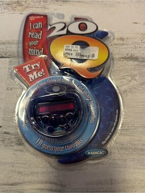 Radica 20Q Electronic Handheld Game Twenty Questions 2003 NEW